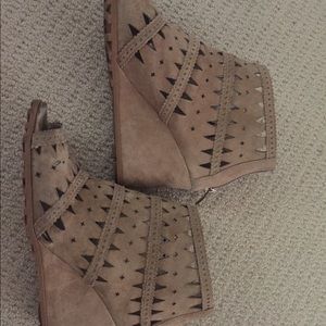 VIA SPIGA Caged Suede Wedge Booties